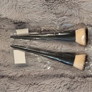 Farmasi Kabuki brush